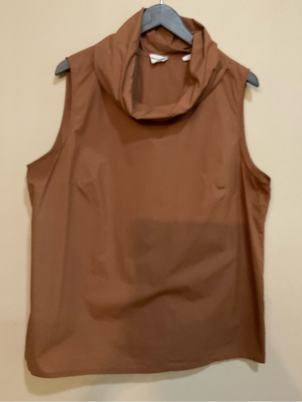 Marcy Sleeveless Top
European Poplin Cotton Turtleneck Top - Picture 2 of 9